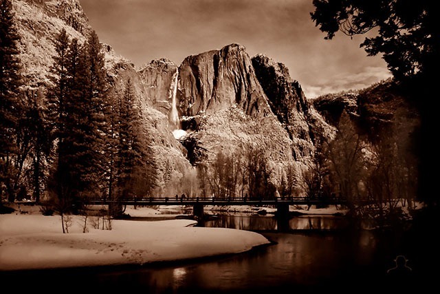 2018Swining-Bridge-and-Yosemite-Falls-IR18x12