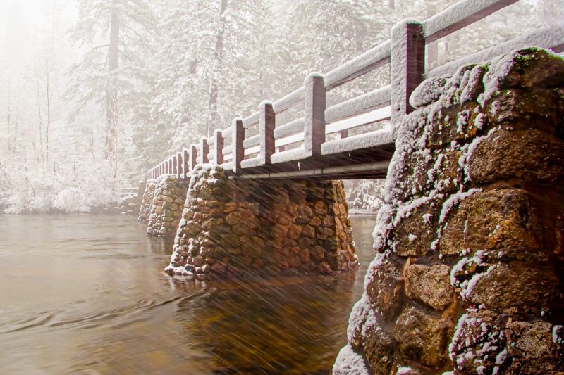 2019-snowing-walk-bridge-10x15-scaled